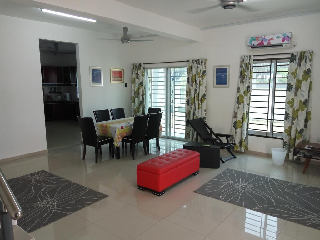Impianacasa Kluang Homestay Ngoại thất bức ảnh