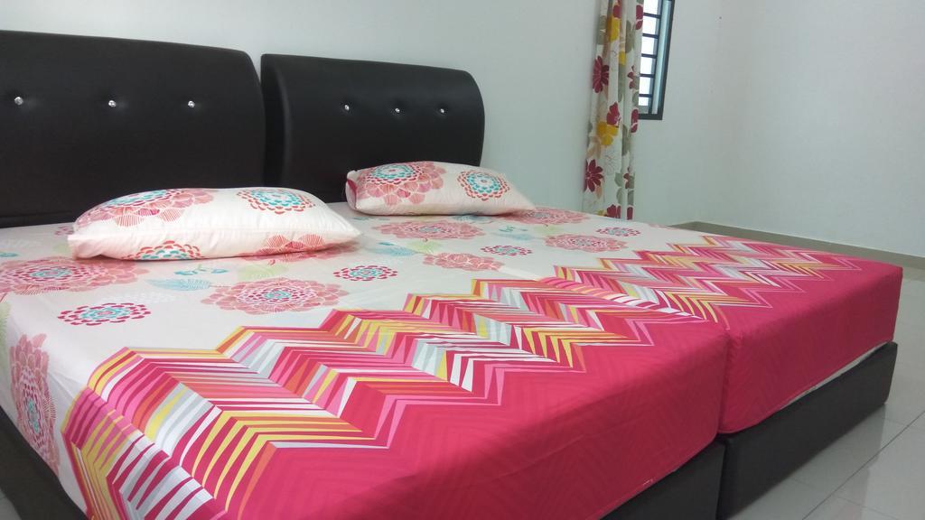 Impianacasa Kluang Homestay Ngoại thất bức ảnh