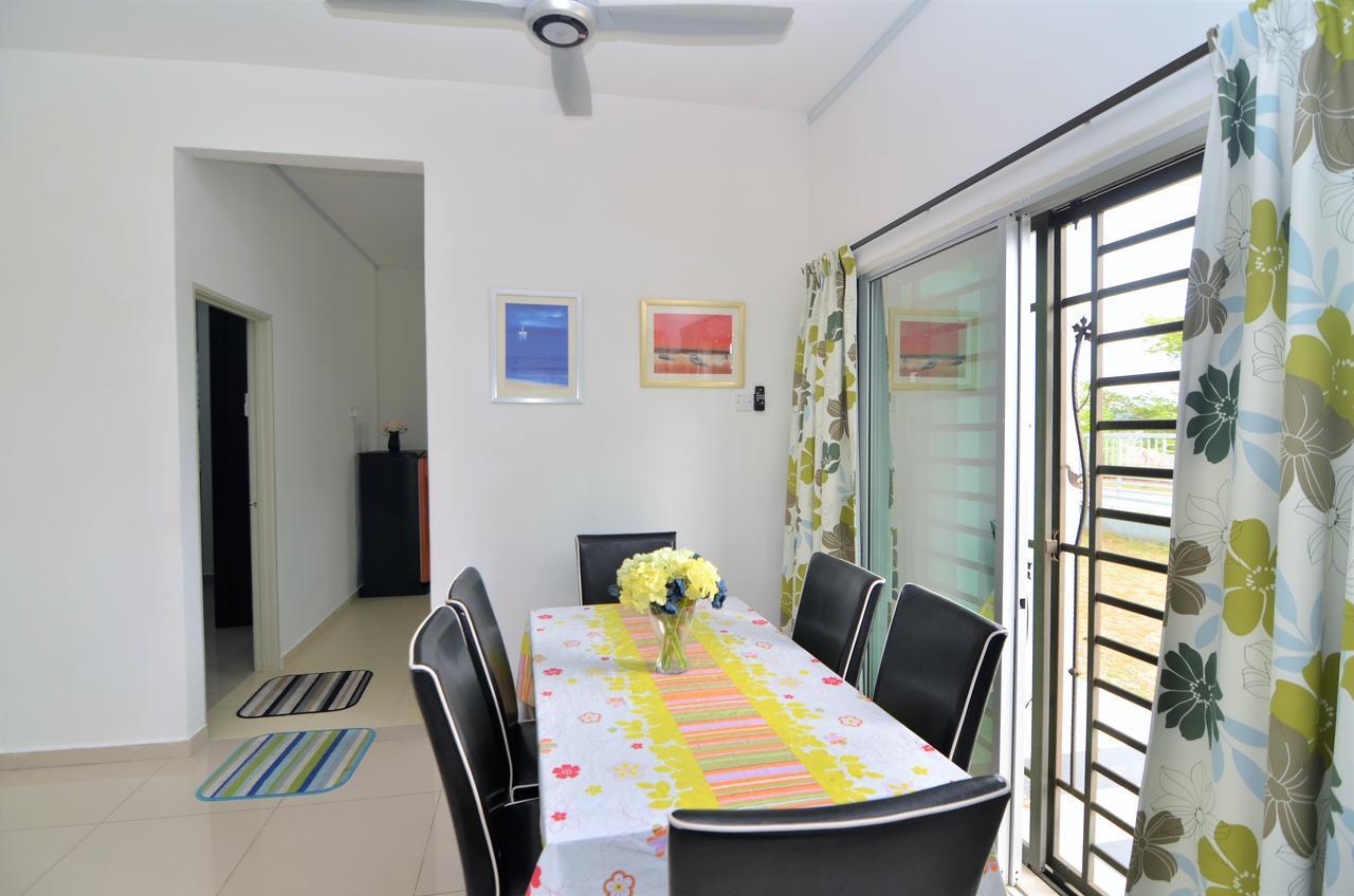Impianacasa Kluang Homestay Ngoại thất bức ảnh