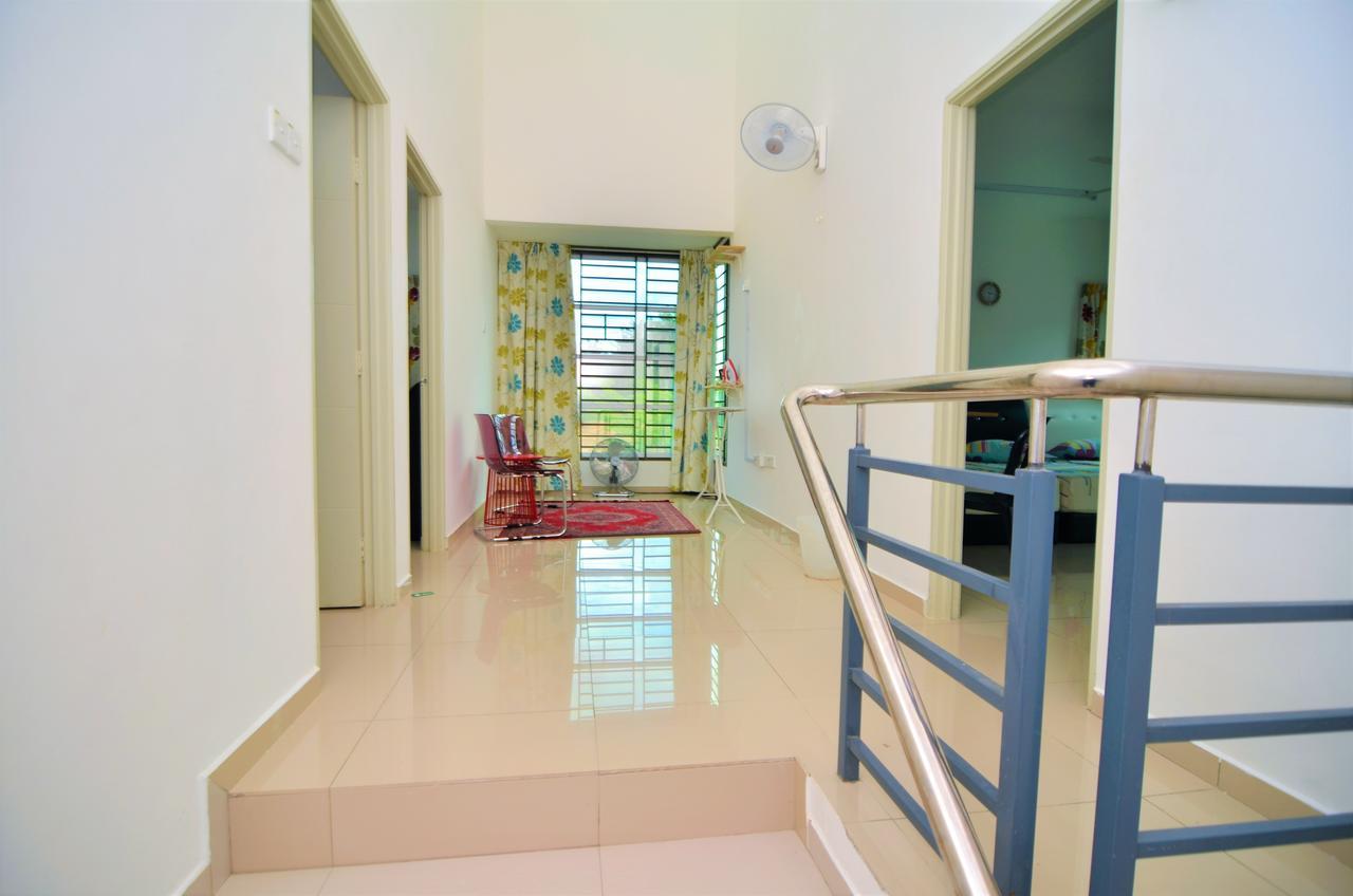 Impianacasa Kluang Homestay Ngoại thất bức ảnh